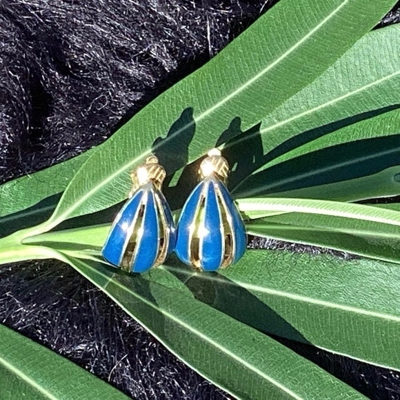Vintage Trifari Blue Enamel & GoldTone Clip On Earrings - Picture 1 of 7